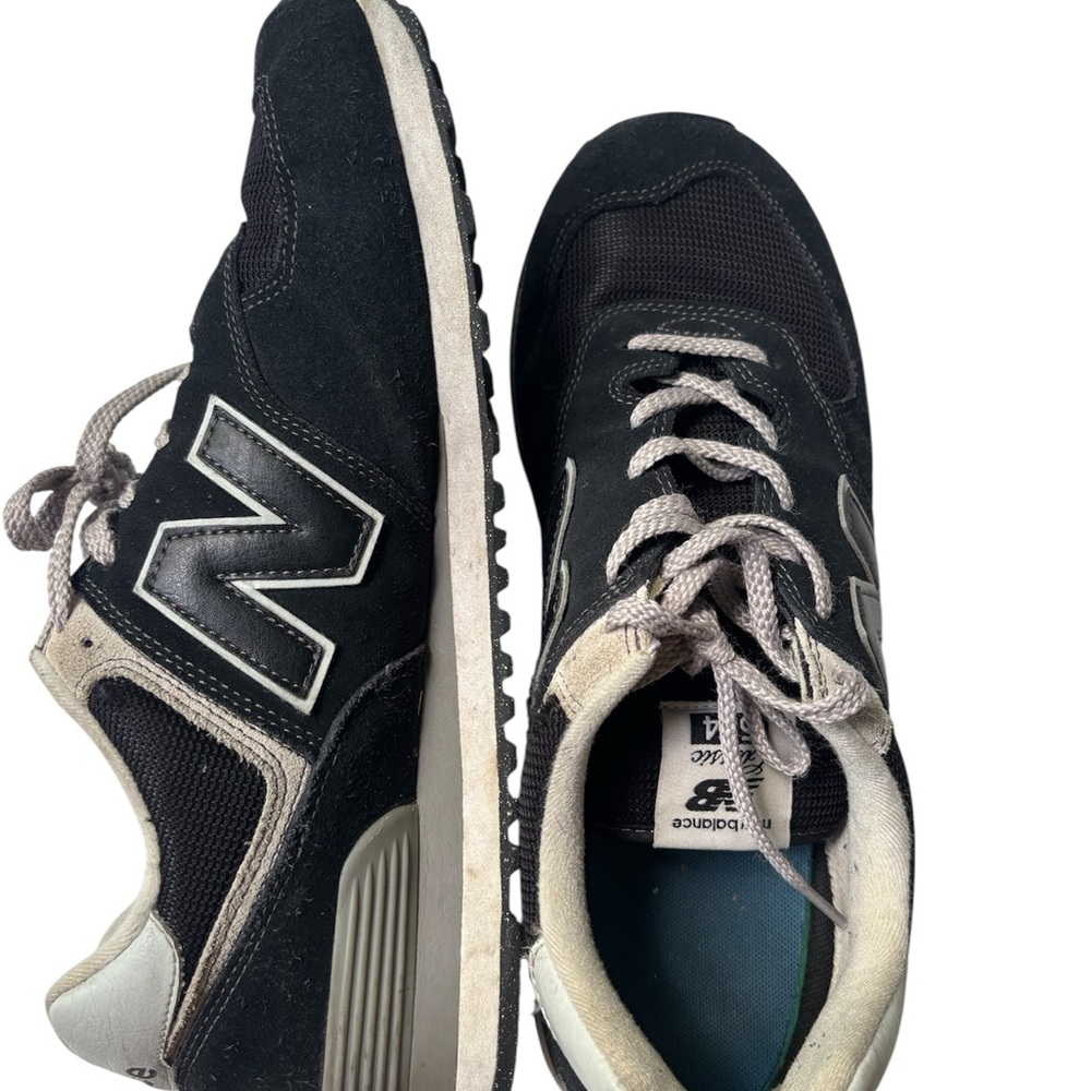 New Balance Men's Black and Gray Sneakers
